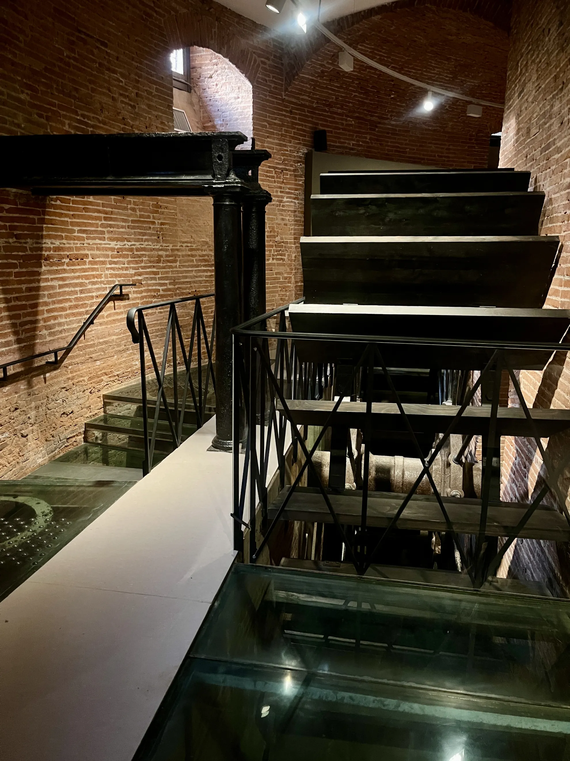 Photographie de la roue à aubes du Château d'Eau