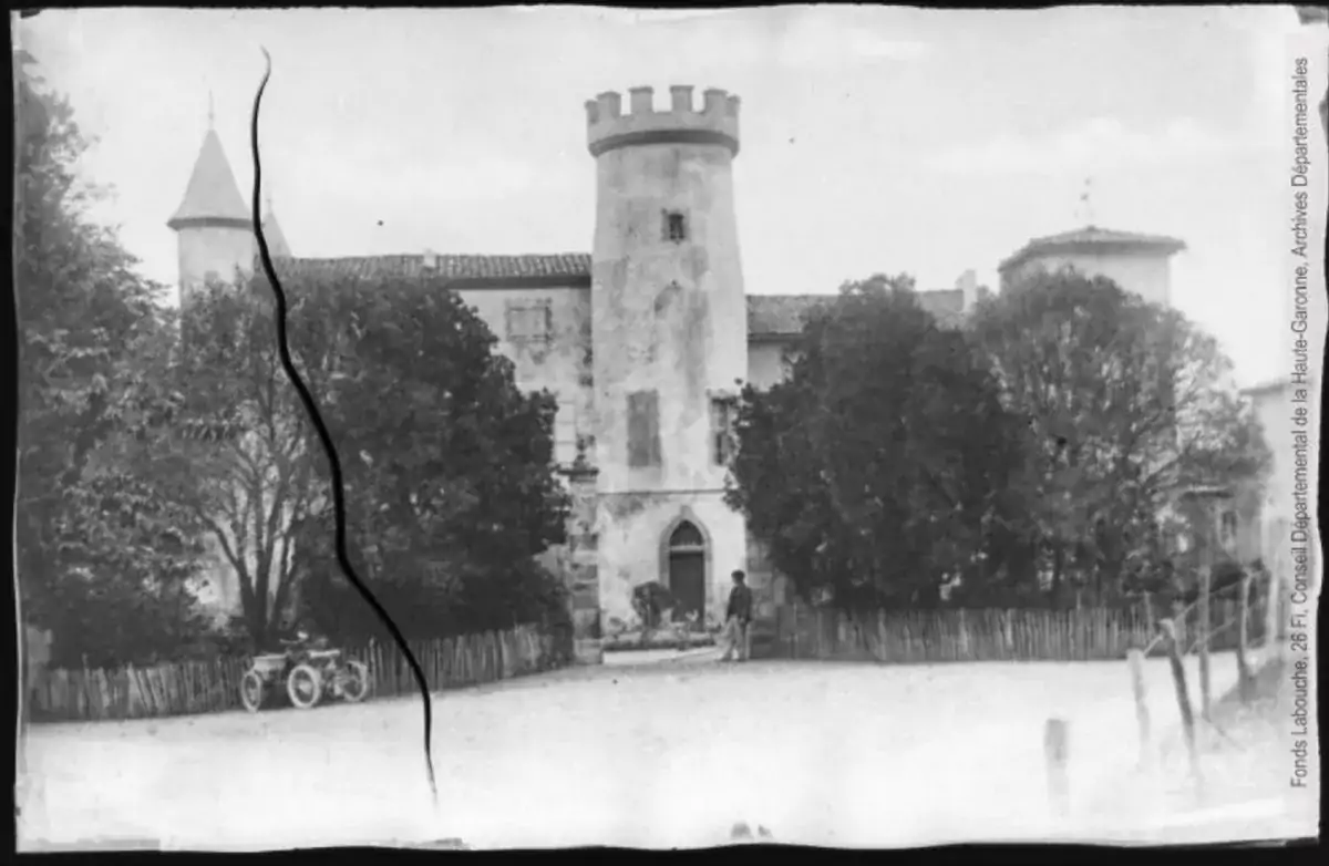 Références : photographie du château de Fontvives 